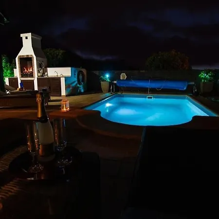 Solsidan Pool, Jacuzzi, A/c 15 Minutes Walking To Marina Rubicon