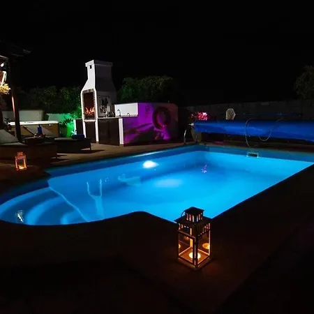 Solsidan Pool, Jacuzzi, A/c 15 Minutes Walking To Marina Rubicon Вилла
