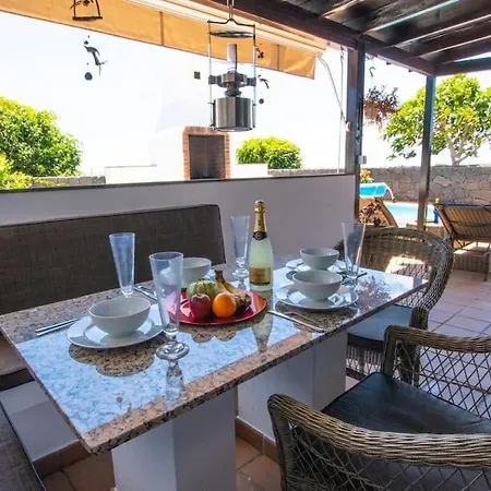 Вилла Solsidan Pool, Jacuzzi, A/c 15 Minutes Walking To Marina Rubicon