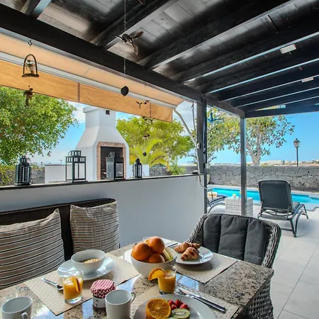 Вилла Solsidan Pool, Jacuzzi, A/c 15 Minutes Walking To Marina Rubicon