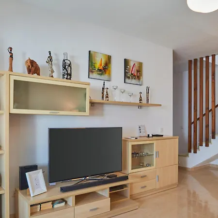 Вилла Solsidan Pool, Jacuzzi, A/c 15 Minutes Walking To Marina Rubicon Коста Бланка