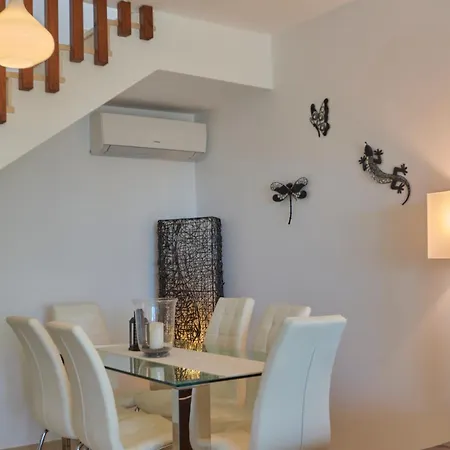 Вилла Solsidan Pool, Jacuzzi, A/c 15 Minutes Walking To Marina Rubicon *