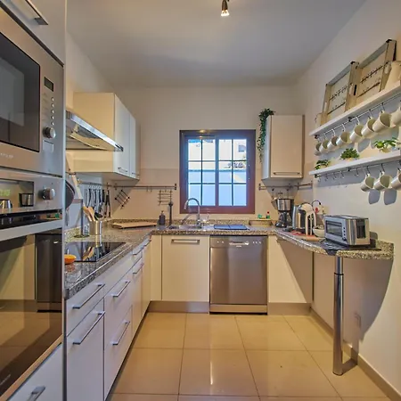 Solsidan Pool, Jacuzzi, A/c 15 Minutes Walking To Marina Rubicon Коста Бланка