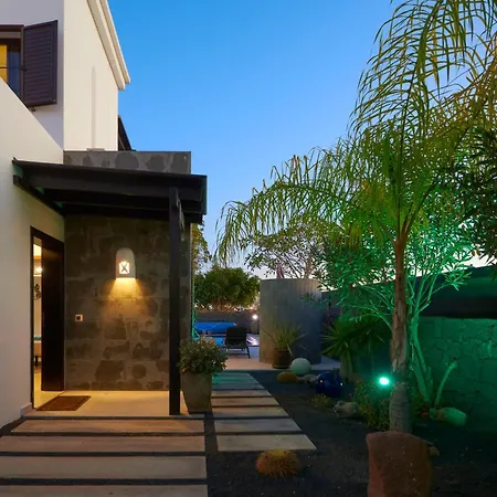 Solsidan Pool, Jacuzzi, A/c 15 Minutes Walking To Marina Rubicon Вилла