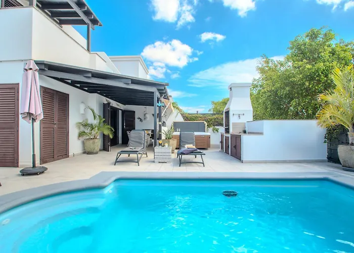 Villa Solsidan Pool, Jacuzzi, A/c 15 Minutes Walking To Marina Rubicón *