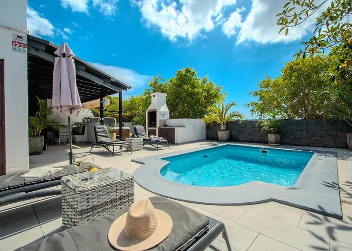 Solsidan Pool, Jacuzzi, A/c 15 Minutes Walking To Marina Rubicón Playa Blanca (Lanzarote)