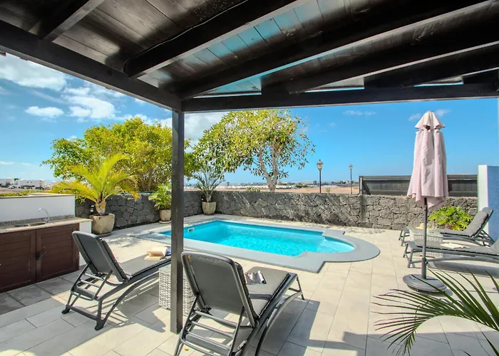 Solsidan Pool, Jacuzzi, A/c 15 Minutes Walking To Marina Rubicón Villa Playa Blanca (Lanzarote)