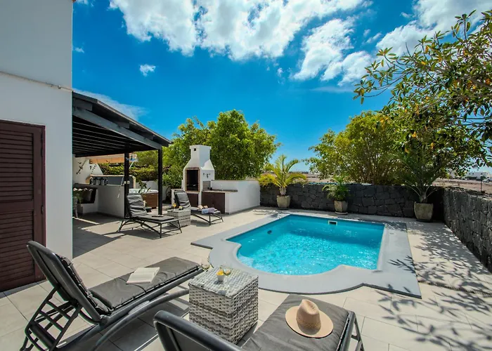 Solsidan Pool, Jacuzzi, A/c 15 Minutes Walking To Marina Rubicón Villa *