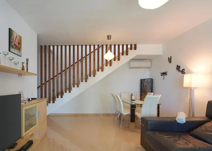 Villa Solsidan Pool, Jacuzzi, A/c 15 Minutes Walking To Marina Rubicón