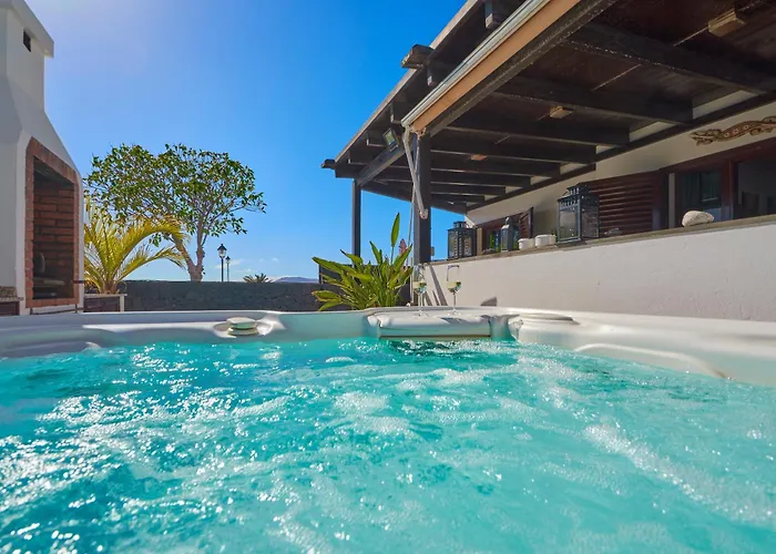 Solsidan Pool, Jacuzzi, A/c 15 Minutes Walking To Marina Rubicón