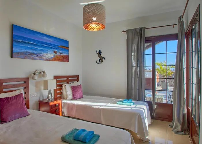 Solsidan Pool, Jacuzzi, A/c 15 Minutes Walking To Marina Rubicón Villa