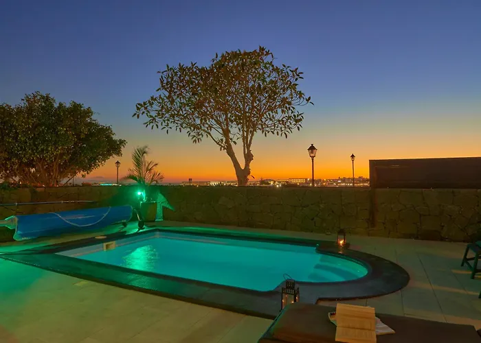 Solsidan Pool, Jacuzzi, A/c 15 Minutes Walking To Marina Rubicón Playa Blanca (Lanzarote)